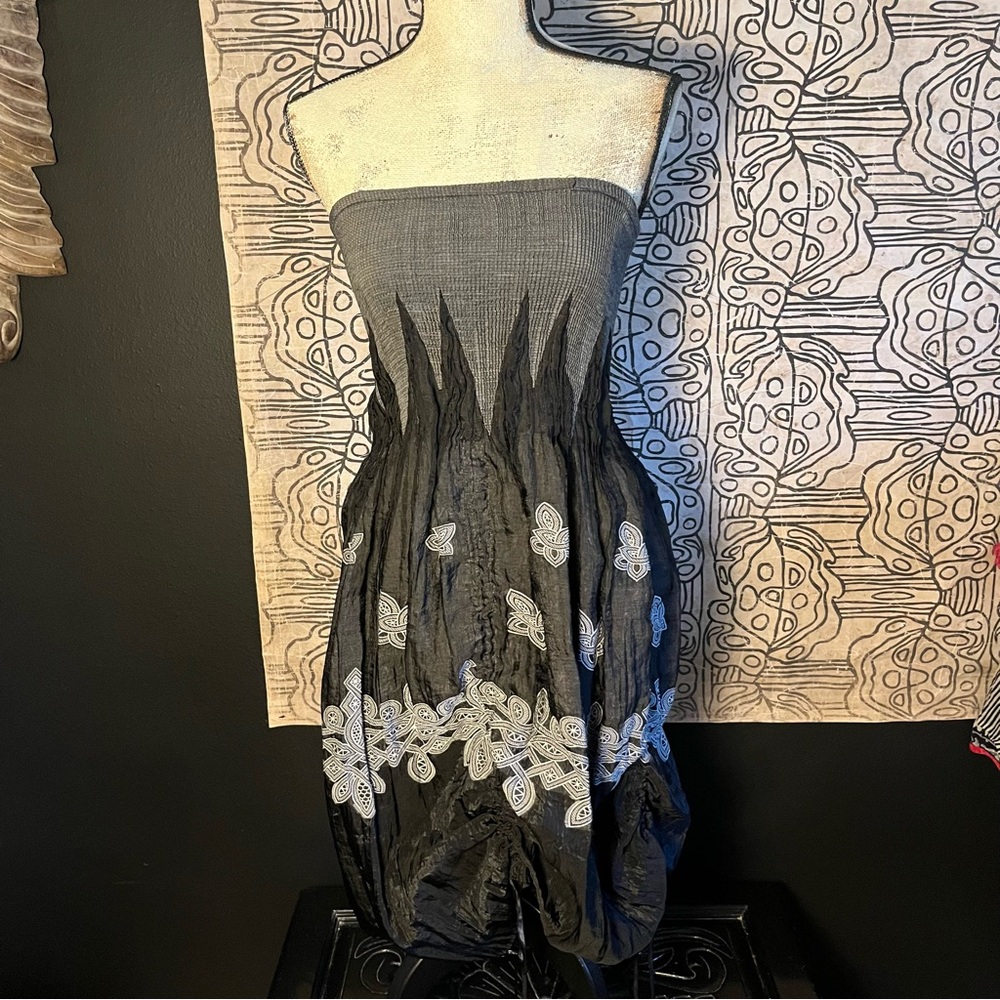Unique black strapless dress